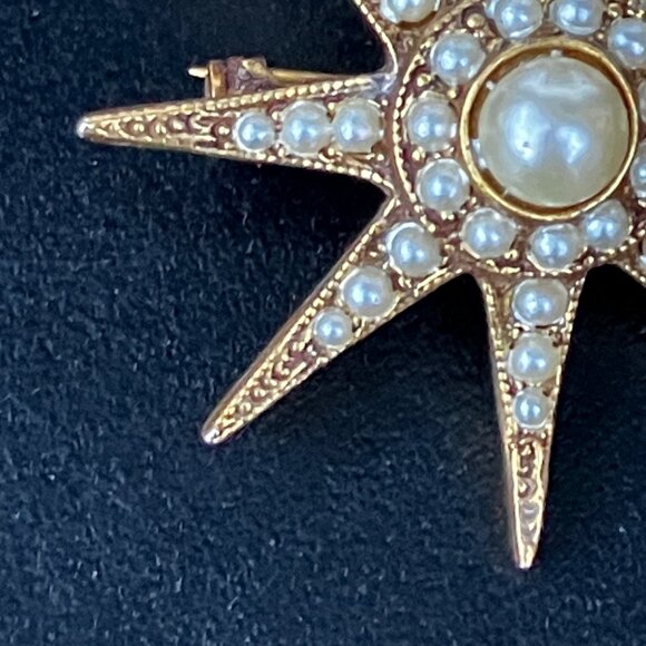 Gold Tone Seed Pearl Eight Point Star Brooch - Picture 5 of 12